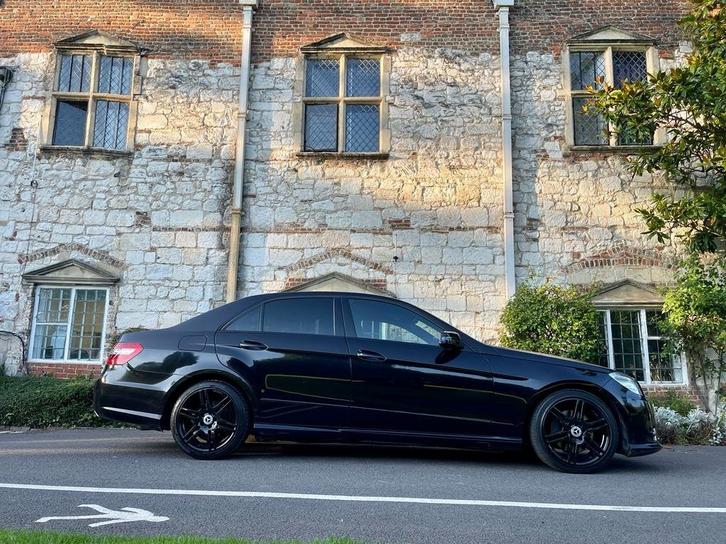 MERCEDES-BENZ E CLASS