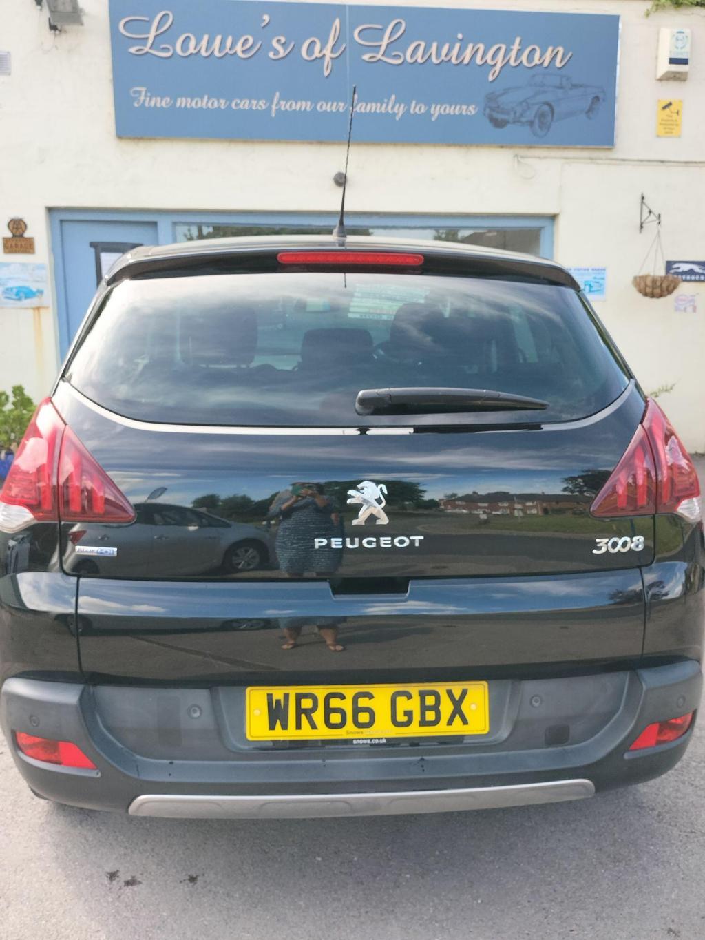 PEUGEOT 3008