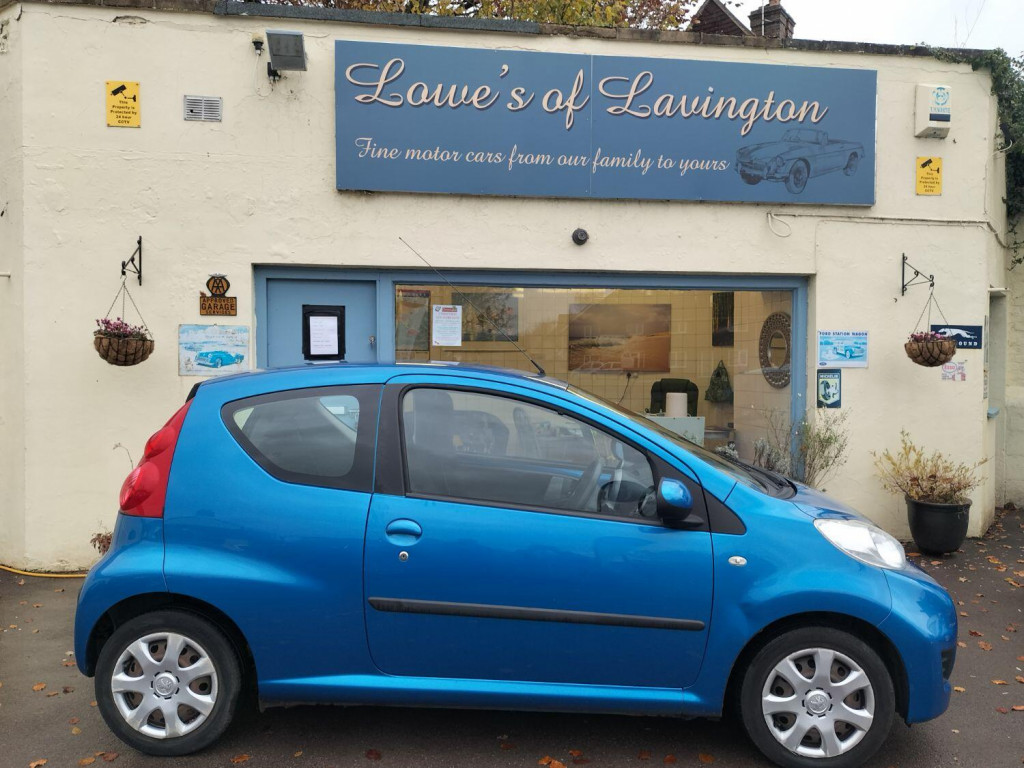 View PEUGEOT 107 1.0 12V Urban 