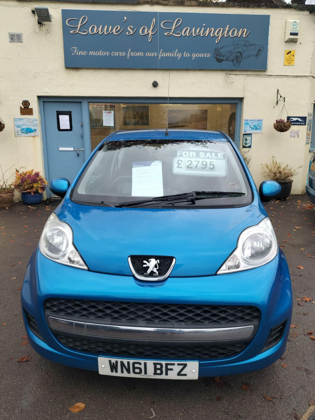 View PEUGEOT 107 1.0 12V Urban 