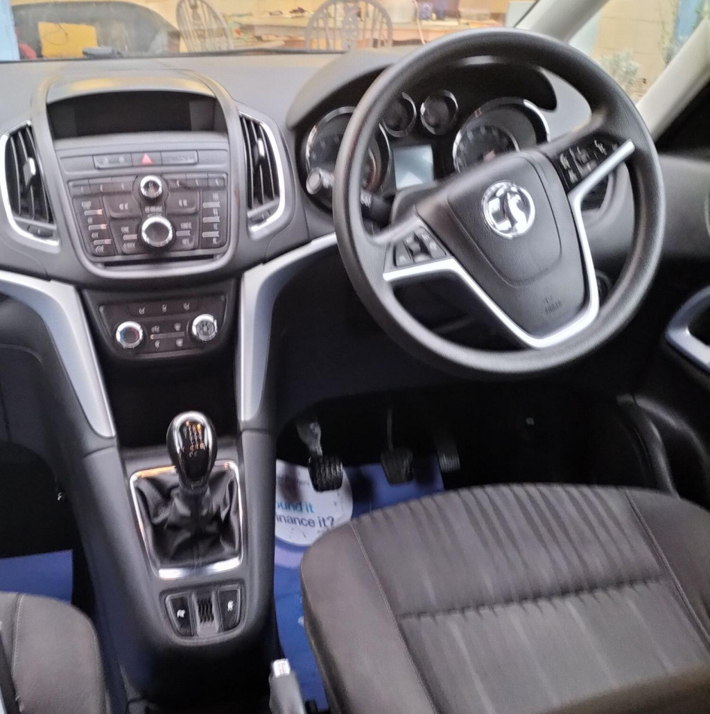 View VAUXHALL ZAFIRA TOURER 1.4 i Turbo Exclusiv 