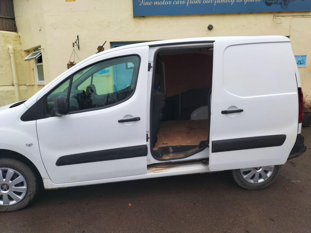 View PEUGEOT PARTNER 1.6 BlueHDi 854 Professional 