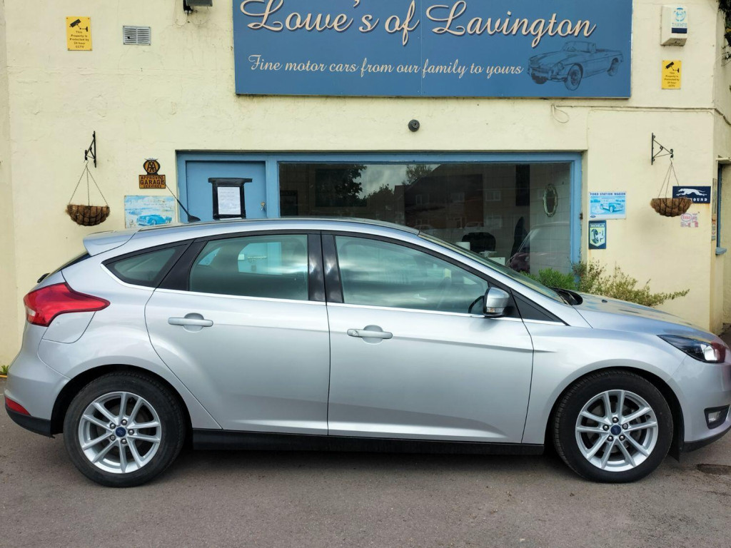 View FORD FOCUS 1.0 T EcoBoost Zetec