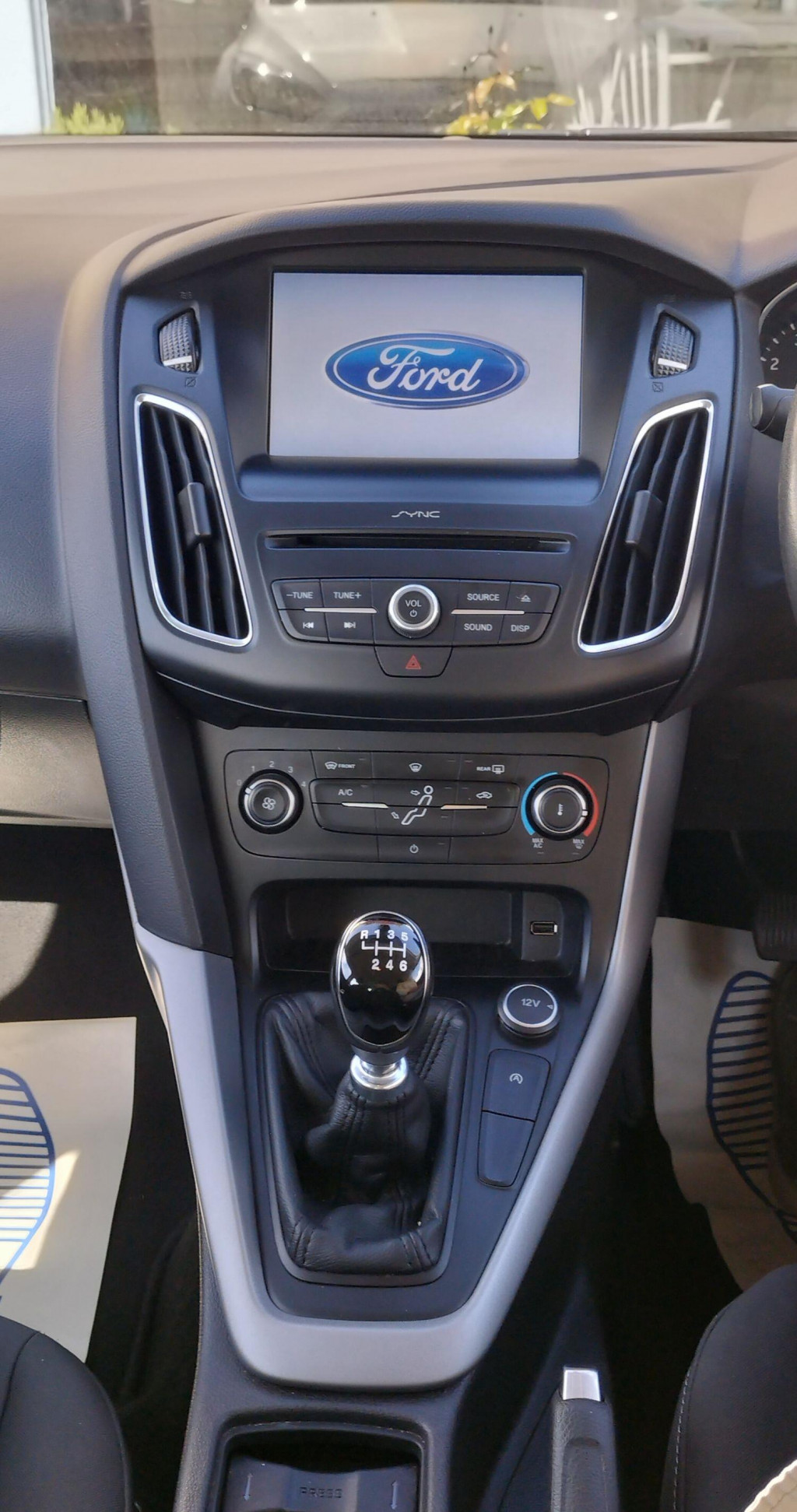 View FORD FOCUS 1.0 T EcoBoost Zetec