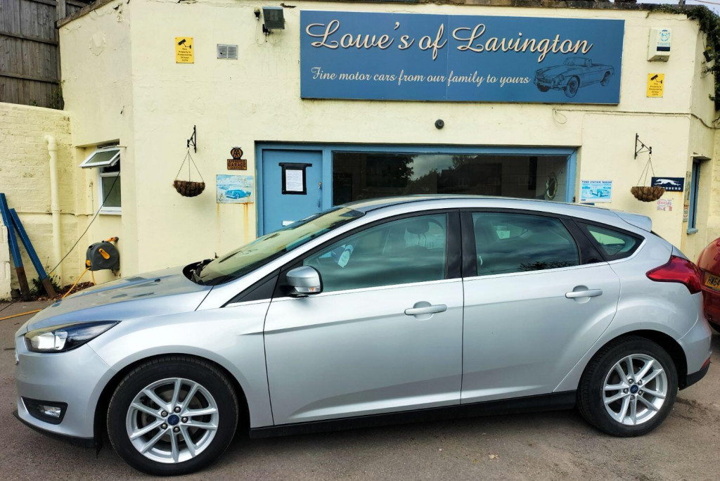 View FORD FOCUS 1.0 T EcoBoost Zetec