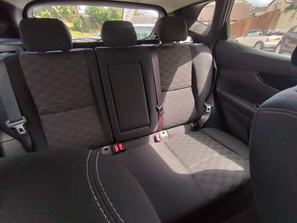 View NISSAN QASHQAI 1.2 DIG-T Acenta Premium