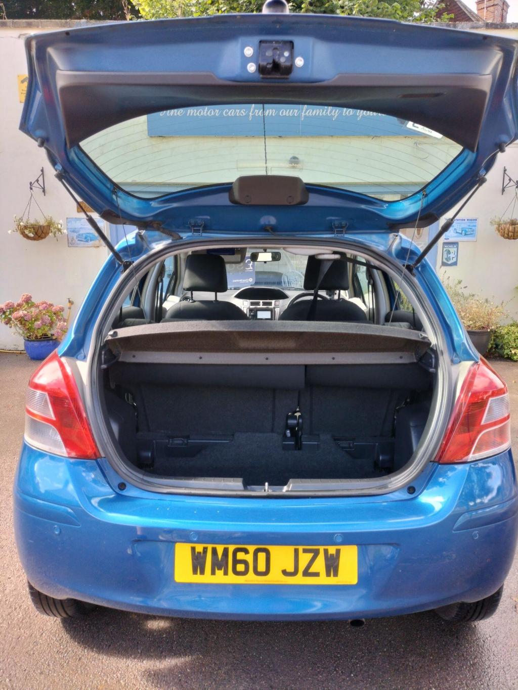 View TOYOTA YARIS 1.3 Dual VVT-i T Spirit