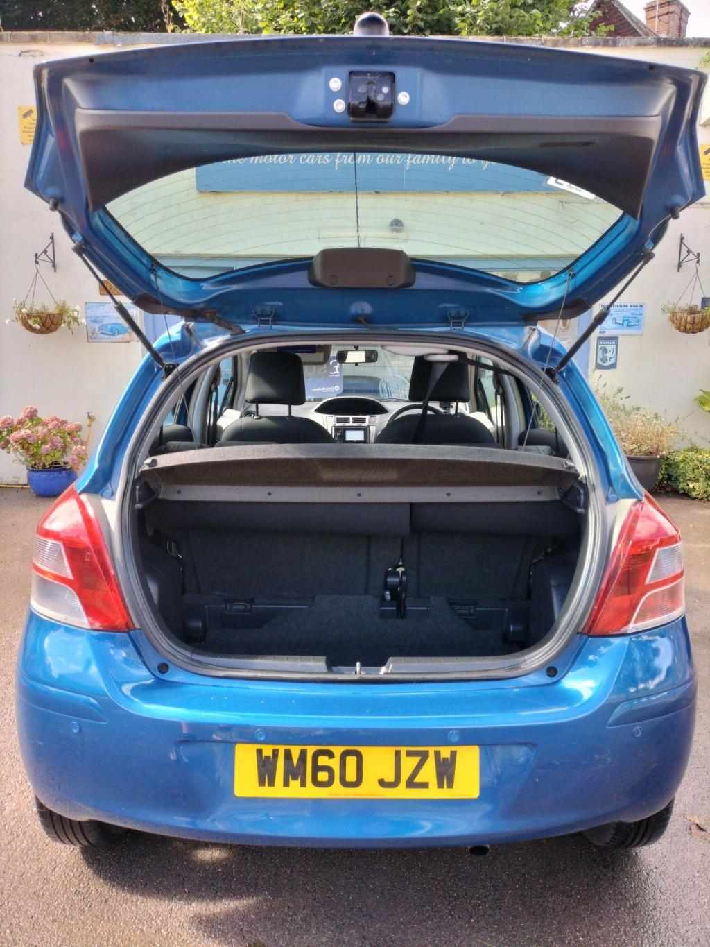 View TOYOTA YARIS 1.3 Dual VVT-i T Spirit