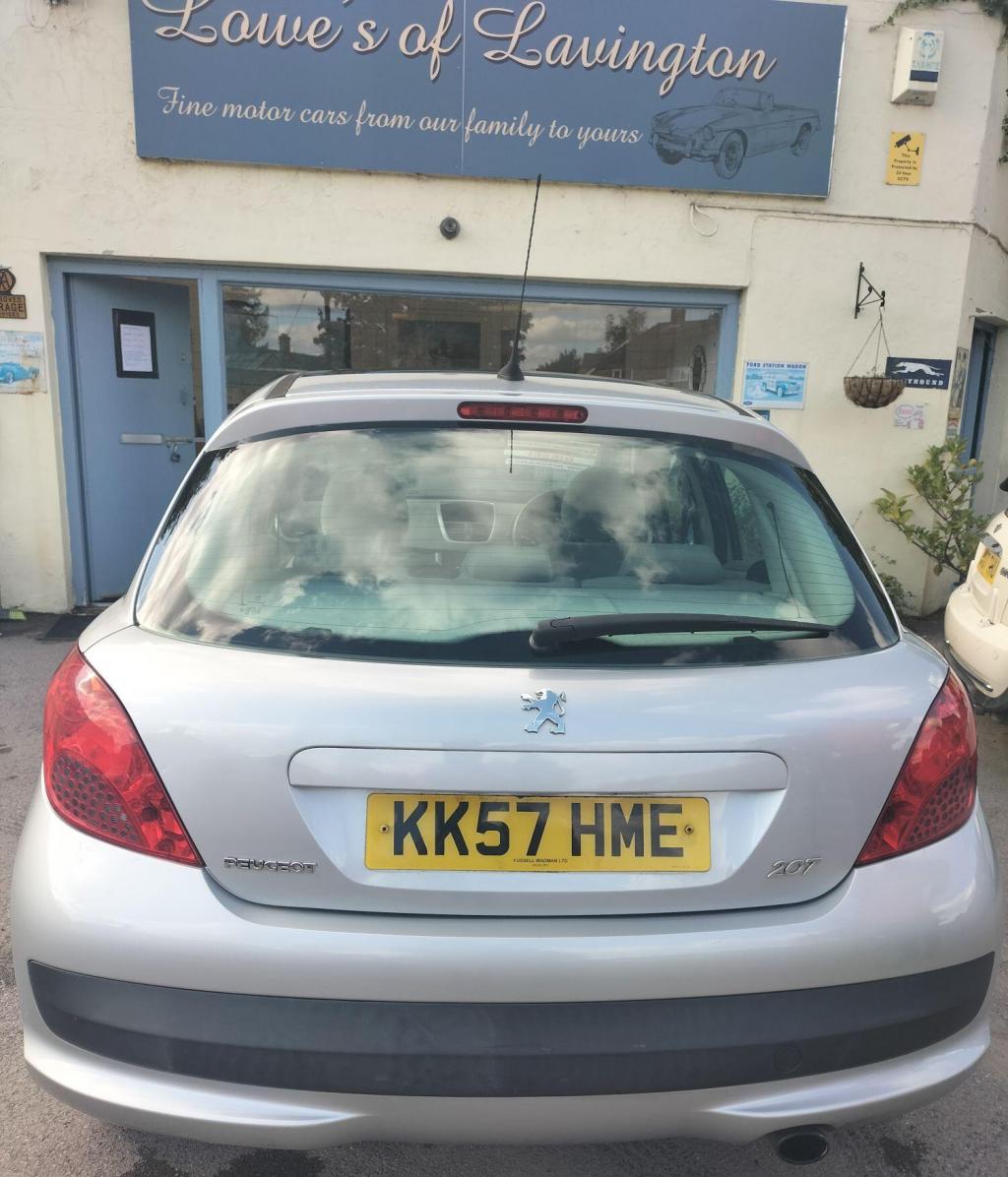 PEUGEOT 207