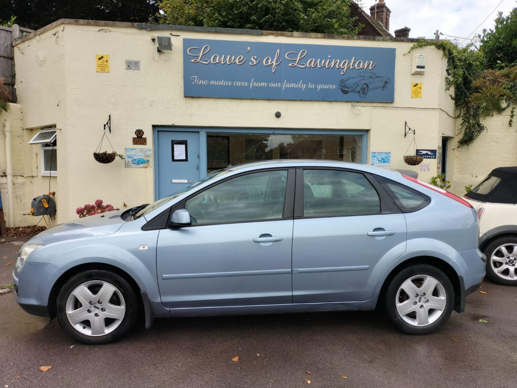 View FORD FOCUS 1.6 Style