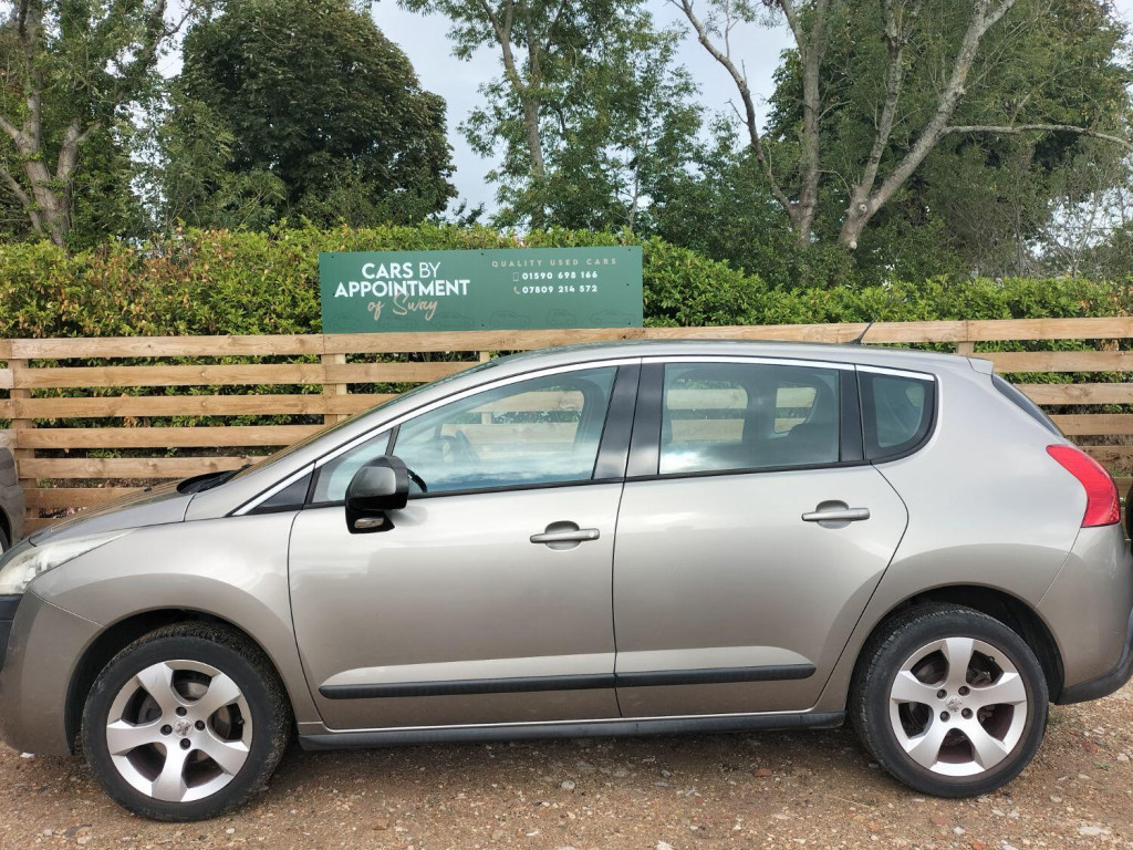 View PEUGEOT 3008 1.6 HDi Sport