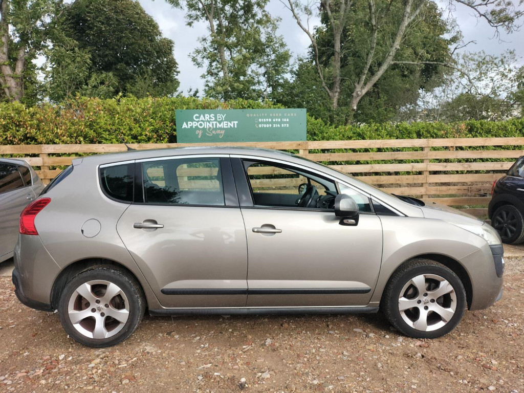 View PEUGEOT 3008 1.6 HDi Sport