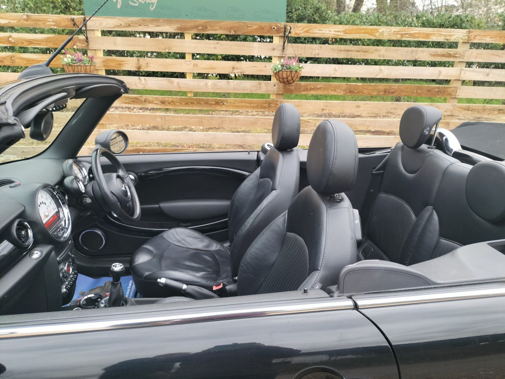 View MINI CONVERTIBLE 1.6 One Convertible
