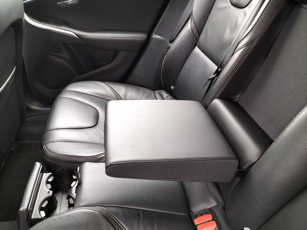 View VOLVO V40 D2 CROSS COUNTRY LUX