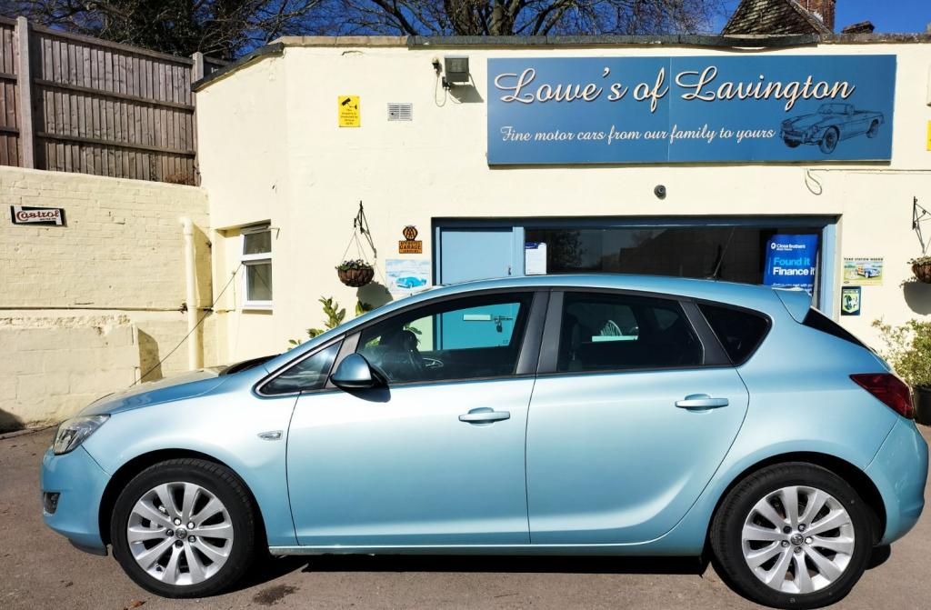 View VAUXHALL ASTRA EXCLUSIV