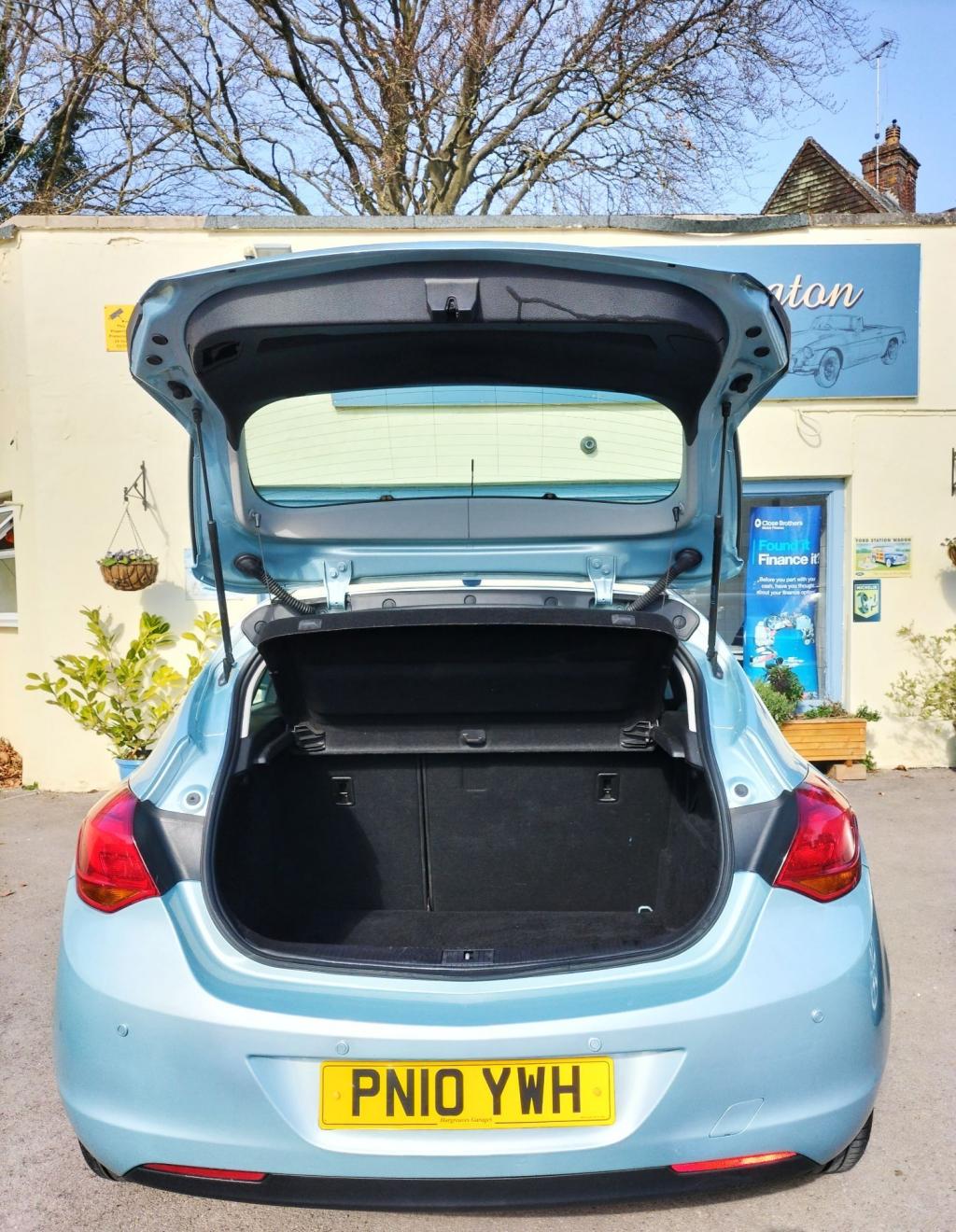 View VAUXHALL ASTRA EXCLUSIV