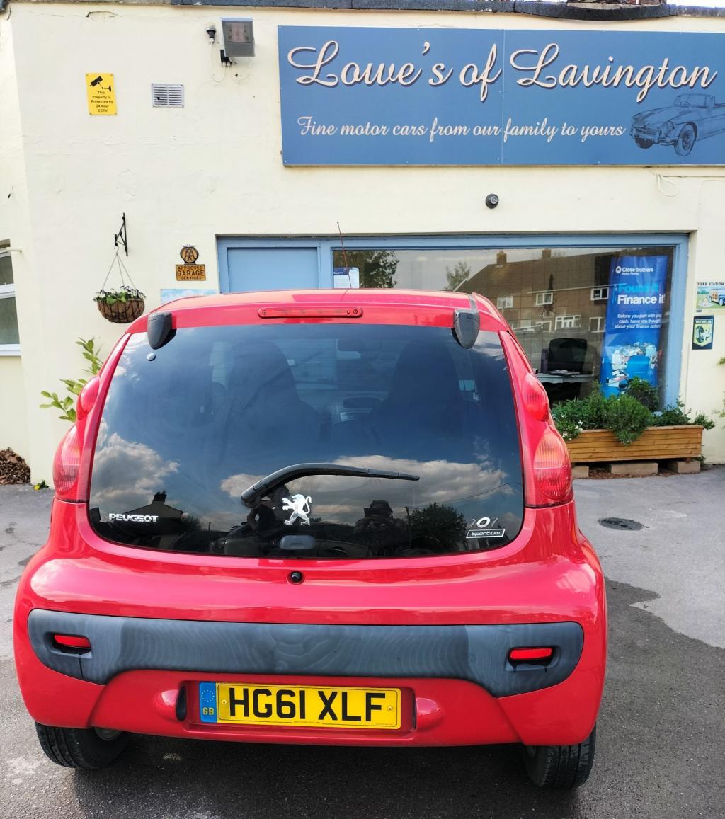 View PEUGEOT 107 SPORTIUM