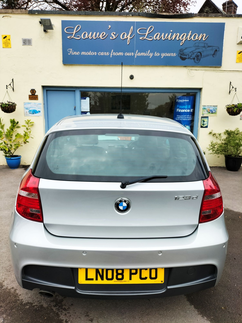 BMW 1 SERIES