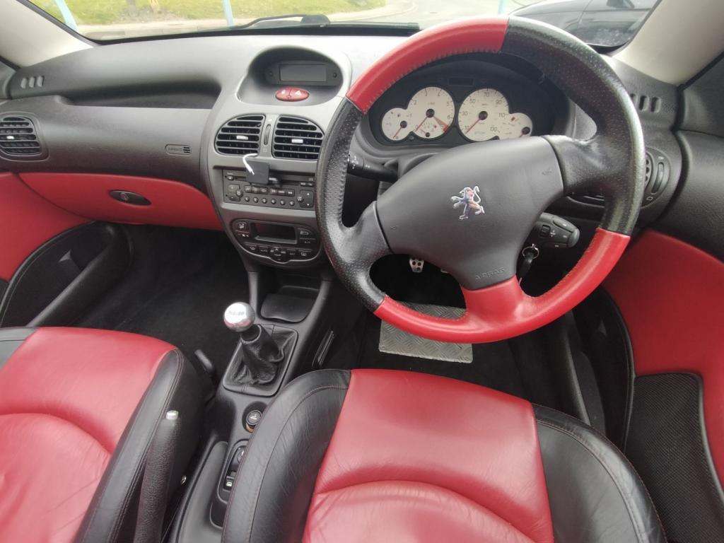 PEUGEOT 206