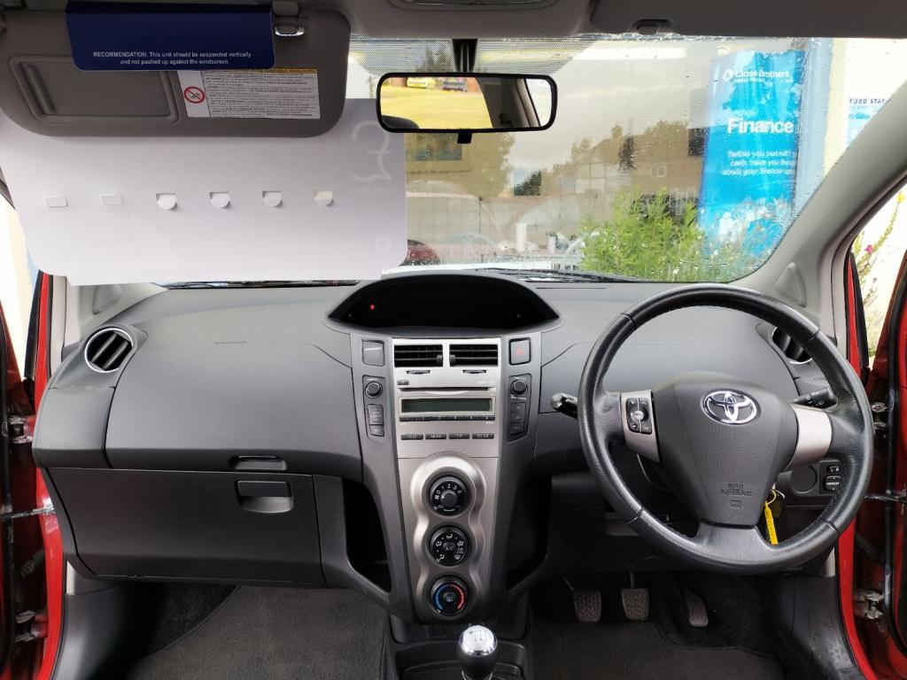 TOYOTA YARIS