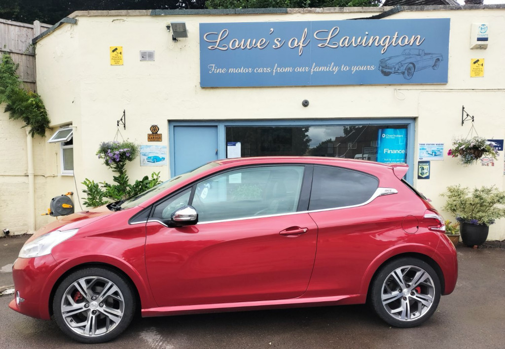 View PEUGEOT 208 THP GTI