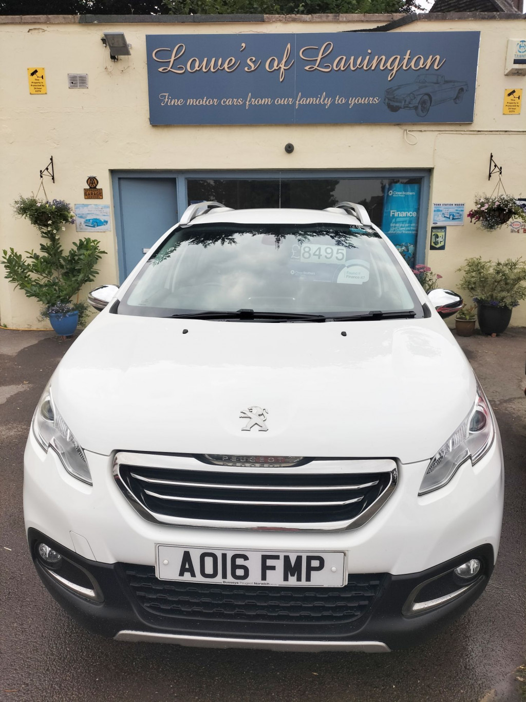 View PEUGEOT 2008 BLUE HDI ALLURE