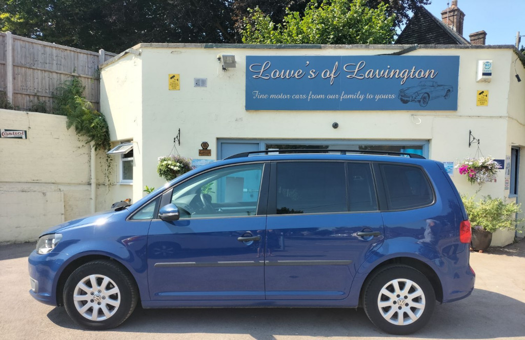 View VOLKSWAGEN TOURAN S TDI BLUEMOTION TECHNOLOGY