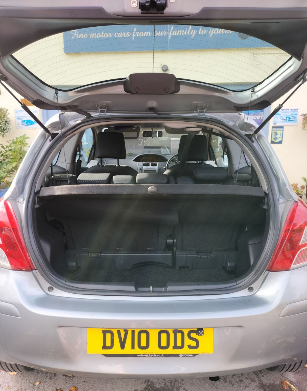 View TOYOTA YARIS VVT-I TR