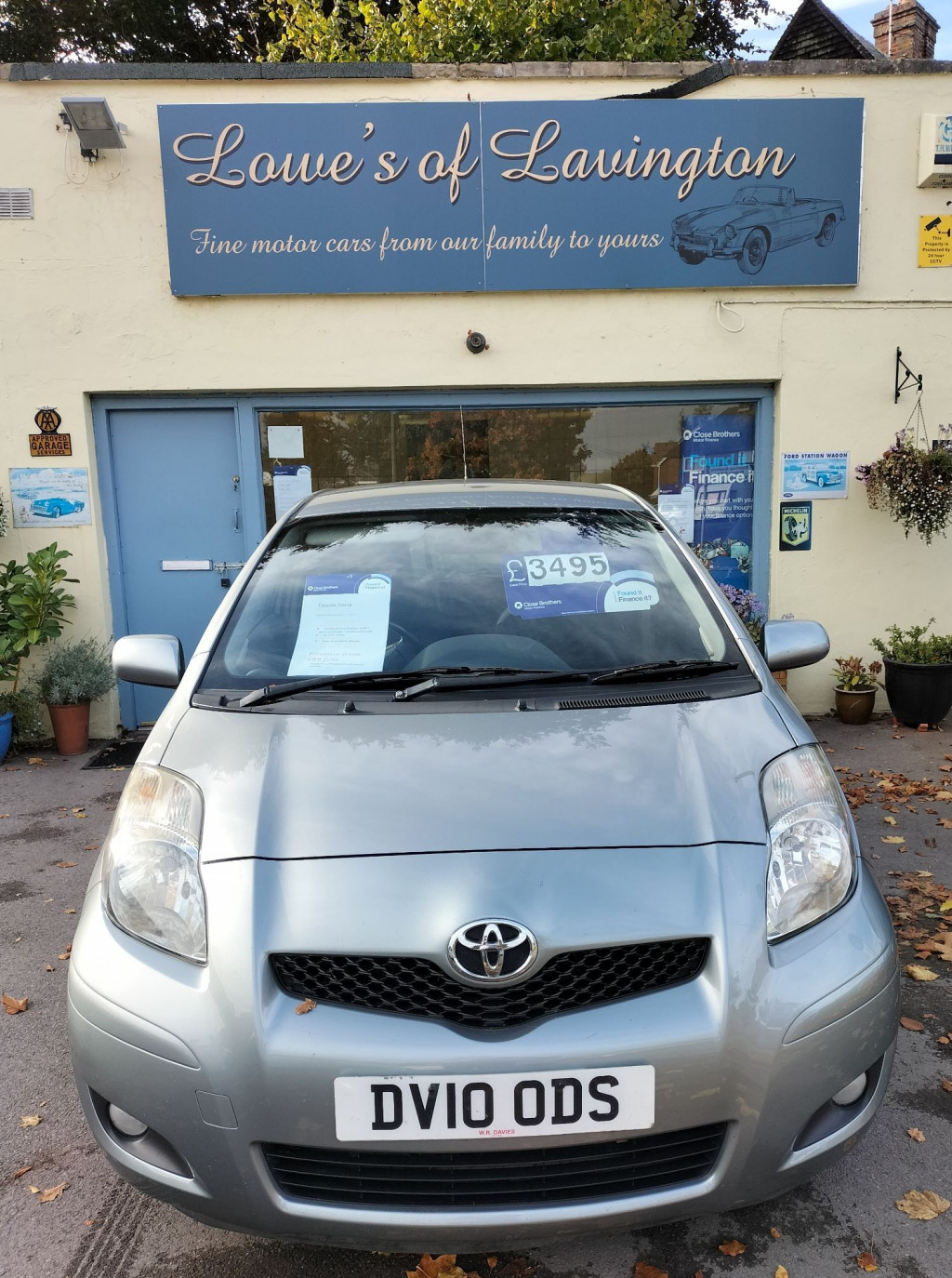 View TOYOTA YARIS VVT-I TR