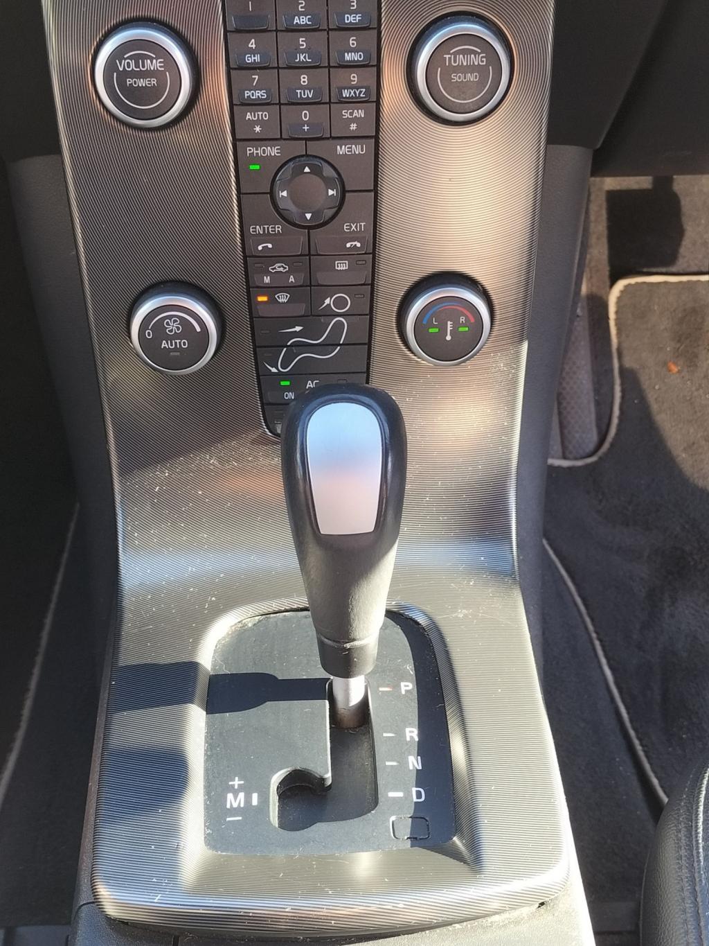 View VOLVO V50 D R-DESIGN SE