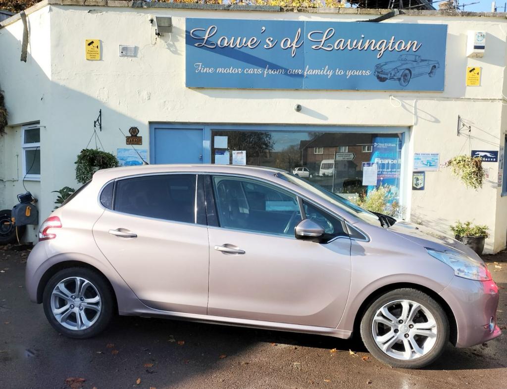 View PEUGEOT 208 ALLURE