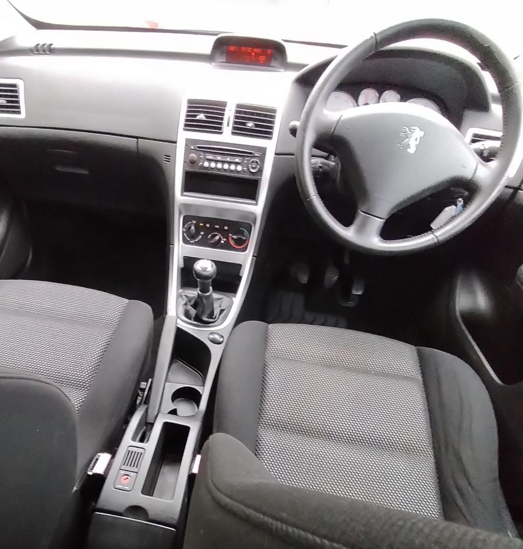 PEUGEOT 307