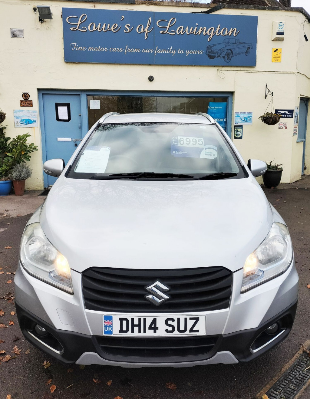 View SUZUKI SX4 S-CROSS SZ-T