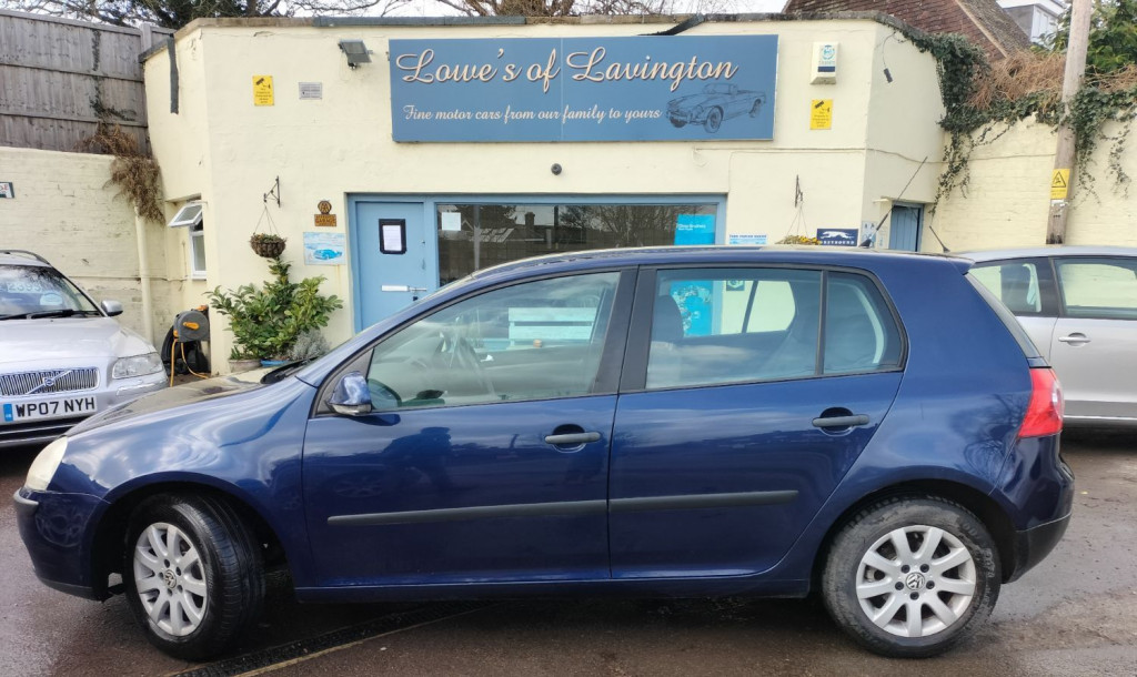 View VOLKSWAGEN GOLF SE