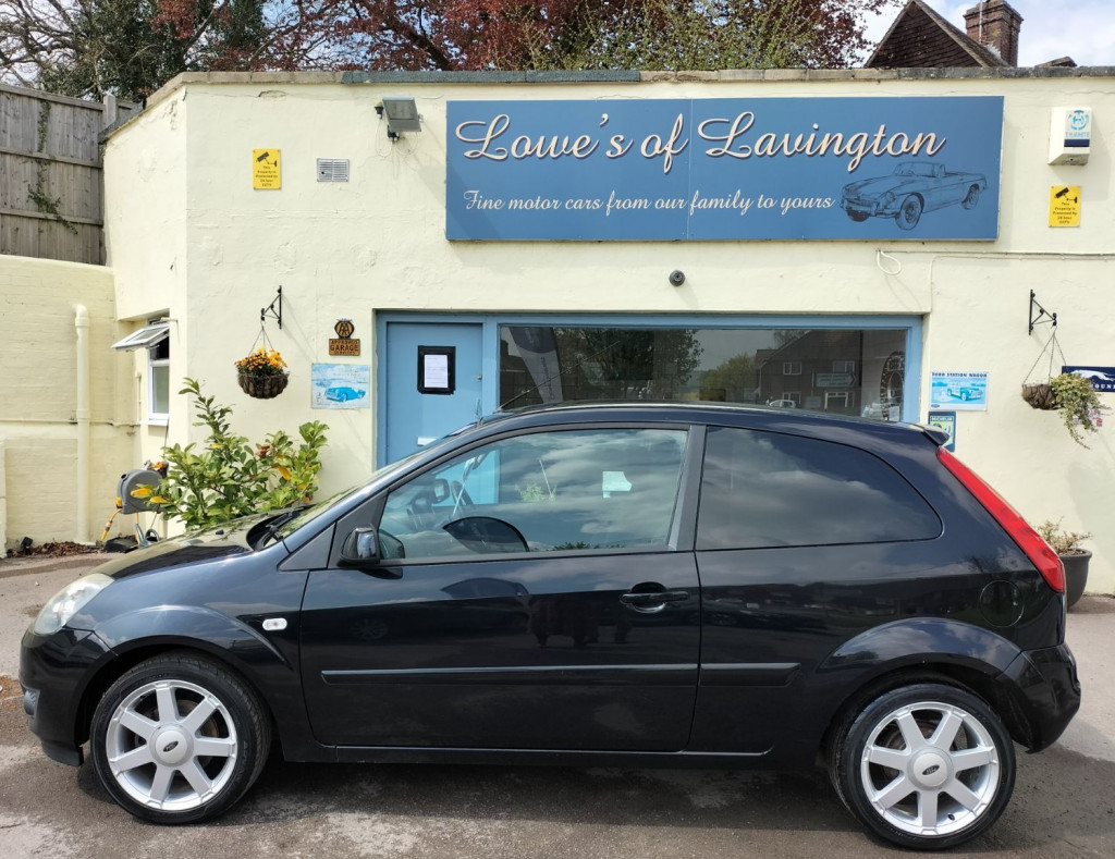 View FORD FIESTA ZETEC CLIMATE 16V