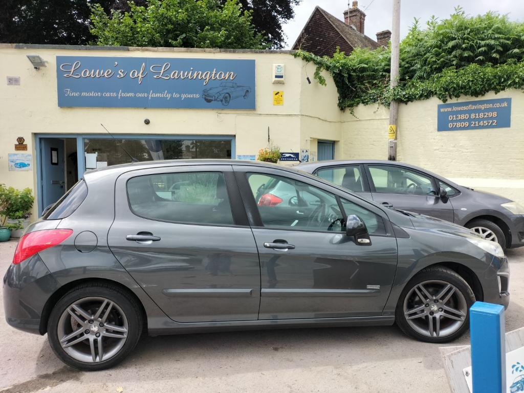 View PEUGEOT 308 E-HDI SPORTIUM