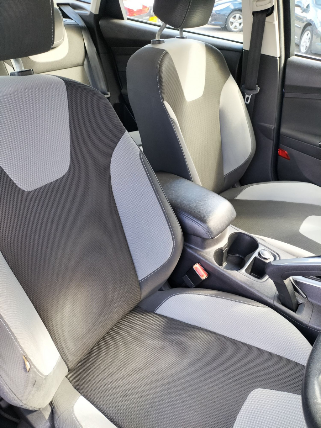 View FORD FOCUS ZETEC