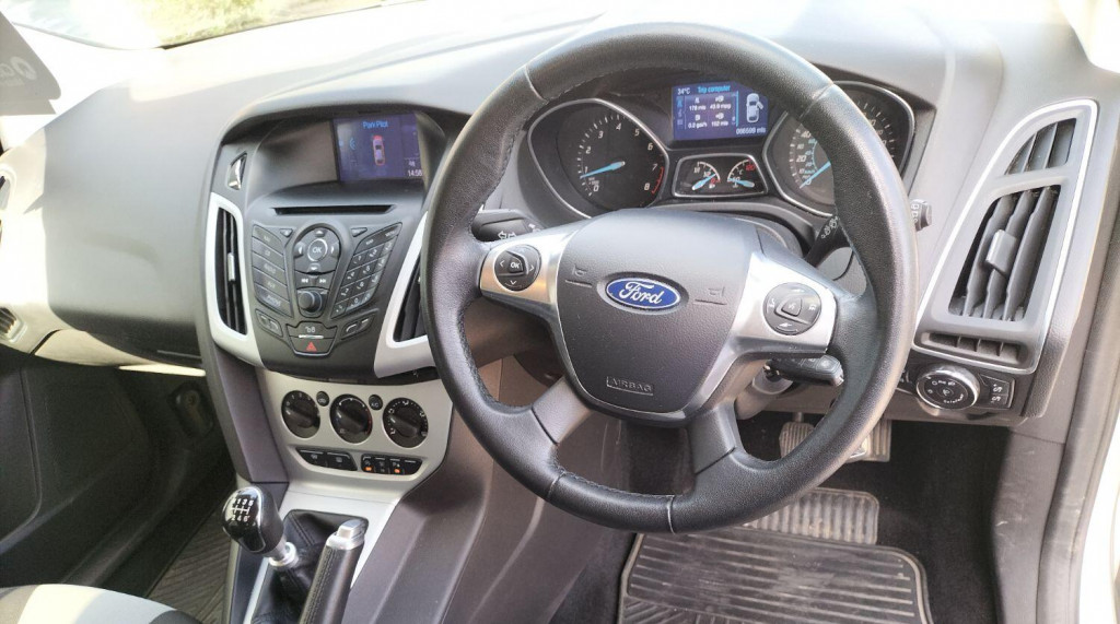 View FORD FOCUS ZETEC NAVIGATOR