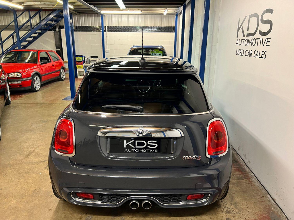 MINI HATCH