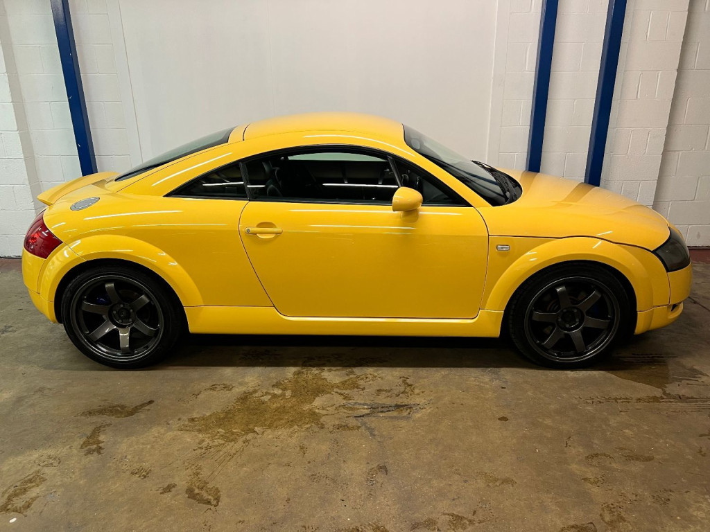 AUDI TT