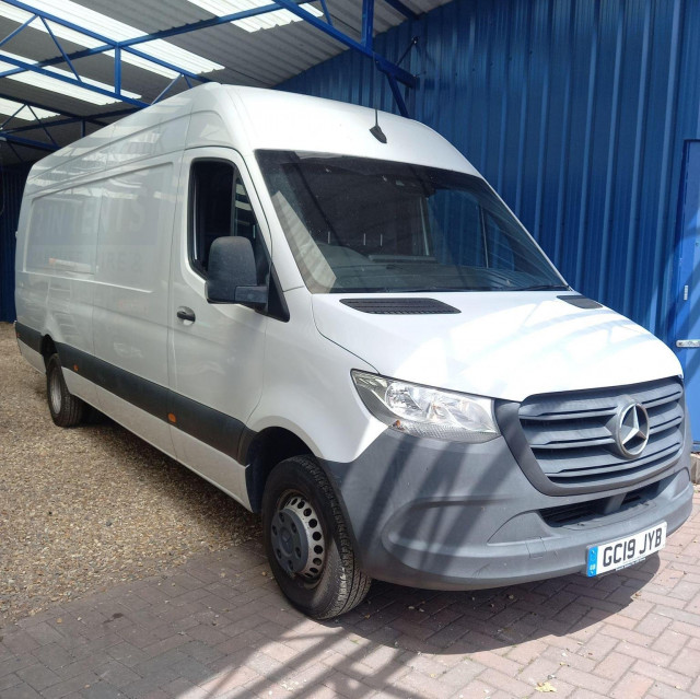 MERCEDES-BENZ SPRINTER