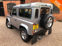 LAND ROVER DEFENDER 90
