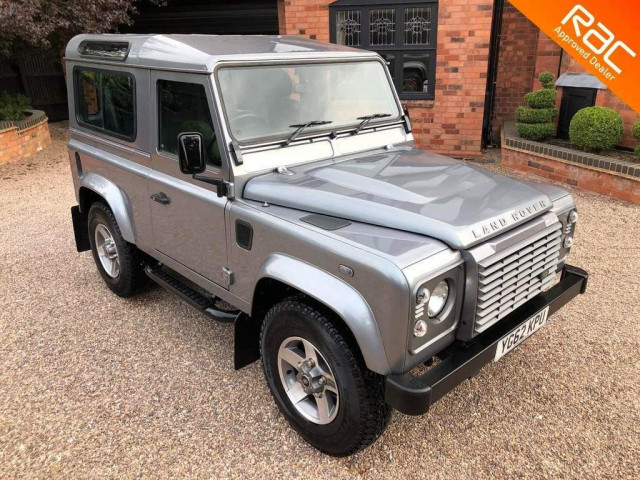 LAND ROVER DEFENDER 90