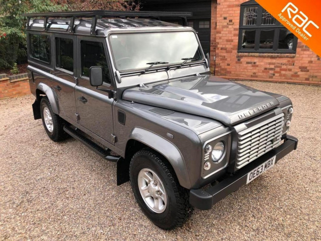 LAND ROVER DEFENDER 110