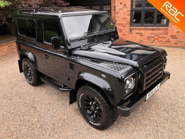 LAND ROVER DEFENDER 90
