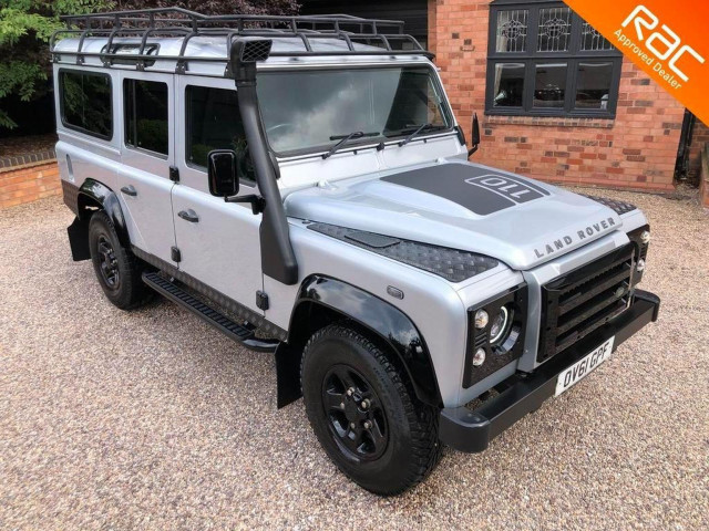 LAND ROVER DEFENDER 110