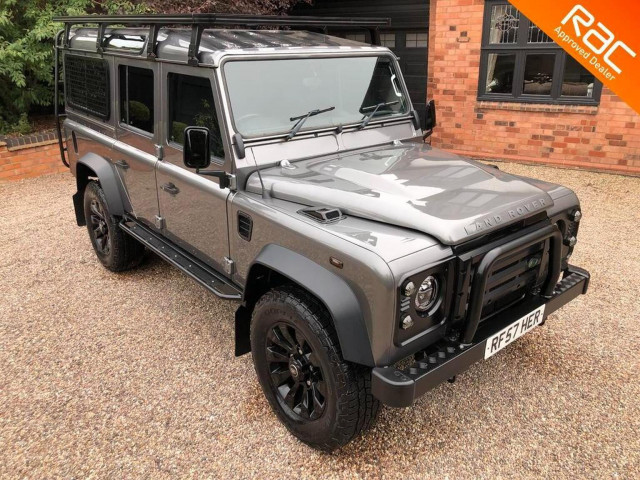 LAND ROVER DEFENDER 110