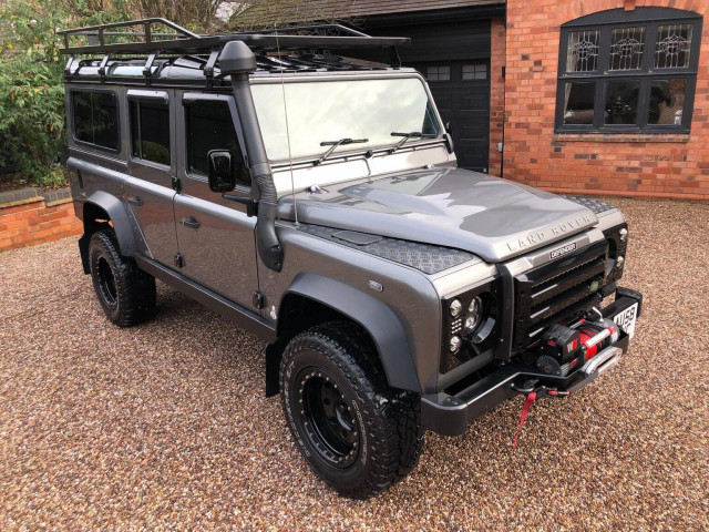 LAND ROVER DEFENDER 110