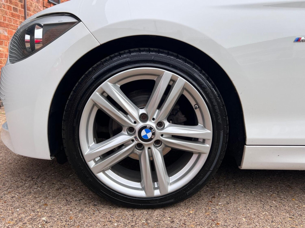 BMW 1 SERIES
