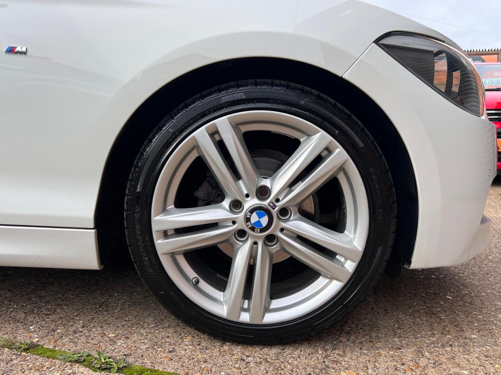 BMW 1 SERIES